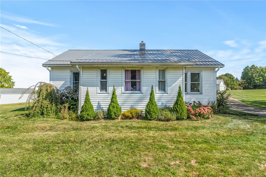 Property Photo:  362 Mitchell Rd  PA 16159 