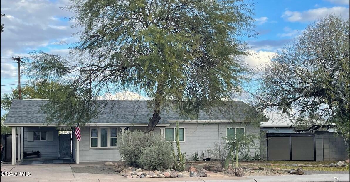 Property Photo:  2901 N Miller Road  AZ 85251 