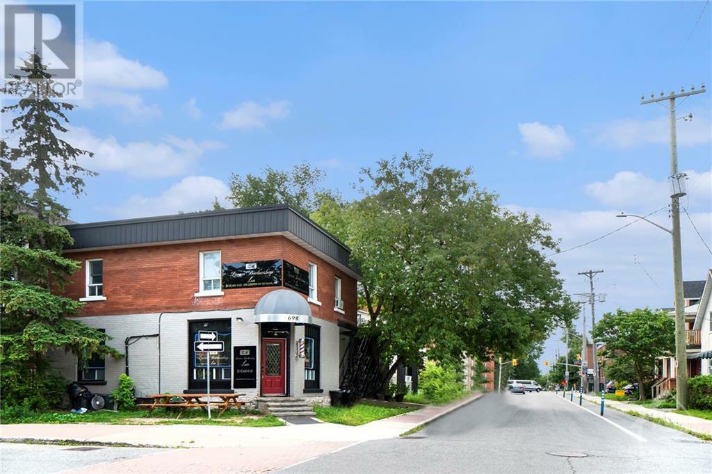 Photo de la propriété:  698 Cooper Street  ON K1R 6C6 