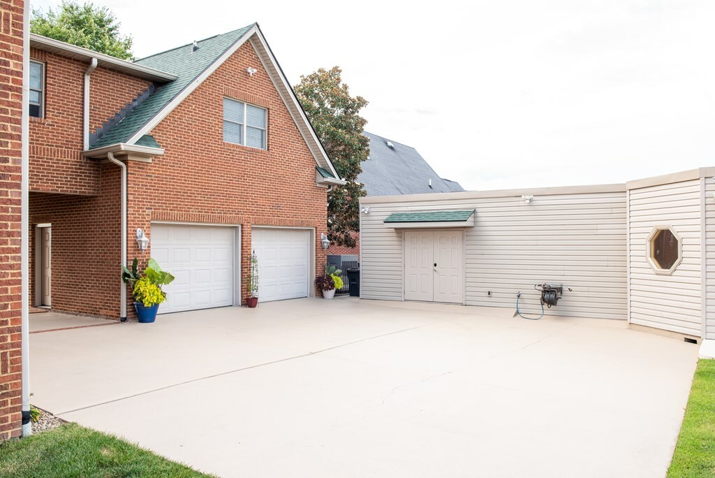 Property Photo: 105 Mountainview Court KY 41501