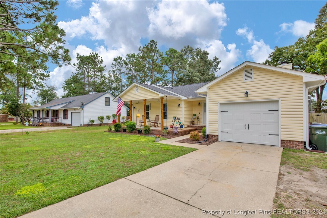 Property Photo:  6960 Calamar Drive  NC 28314 