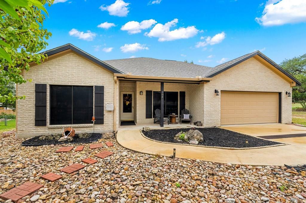 Property Photo:  208 Red Oak Lane  TX 78025 