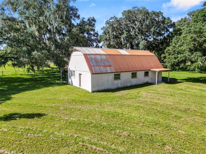Property Photo: 1407 Joe McIntosh Road FL 33565