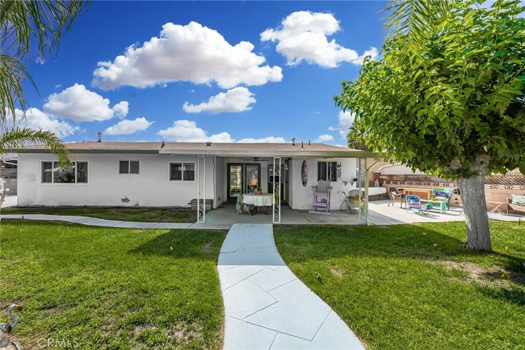 Property Photo:  860 S Alessandro Street  CA 92543 