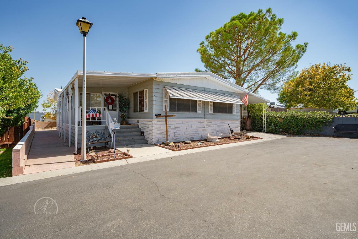 Property Photo:  123 N 10th Street 110  CA 93268 