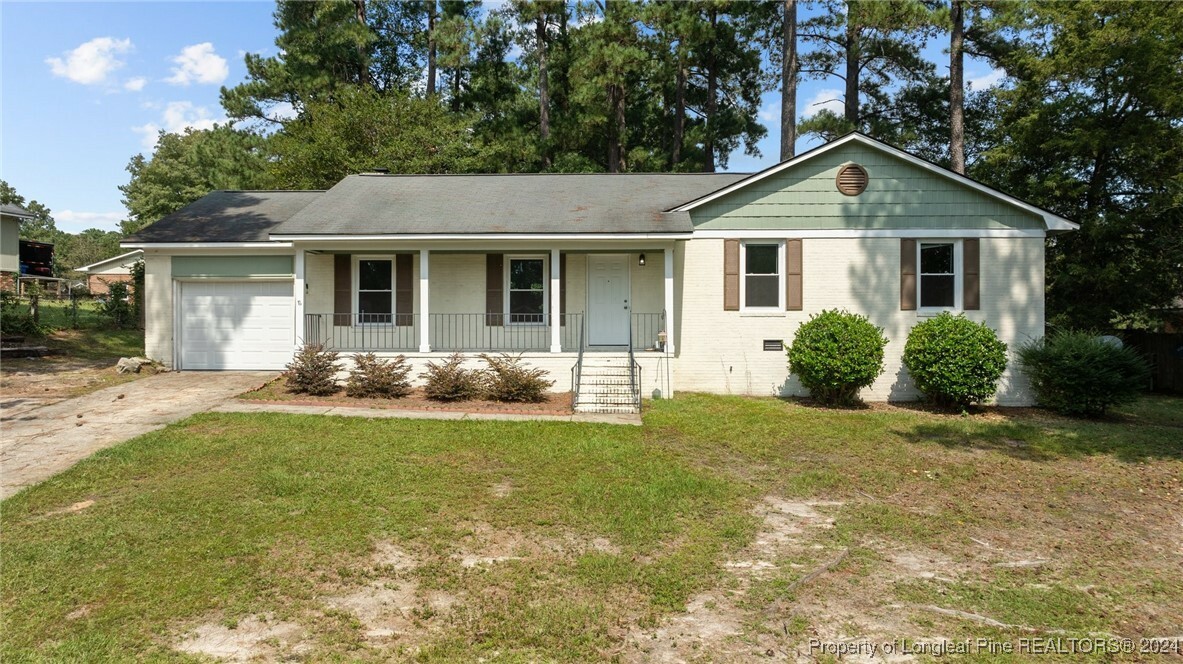 Property Photo:  725 Sarazen Drive  NC 28303 