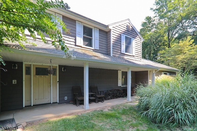 Property Photo:  35 Ravenswood Ln  NJ 07076 