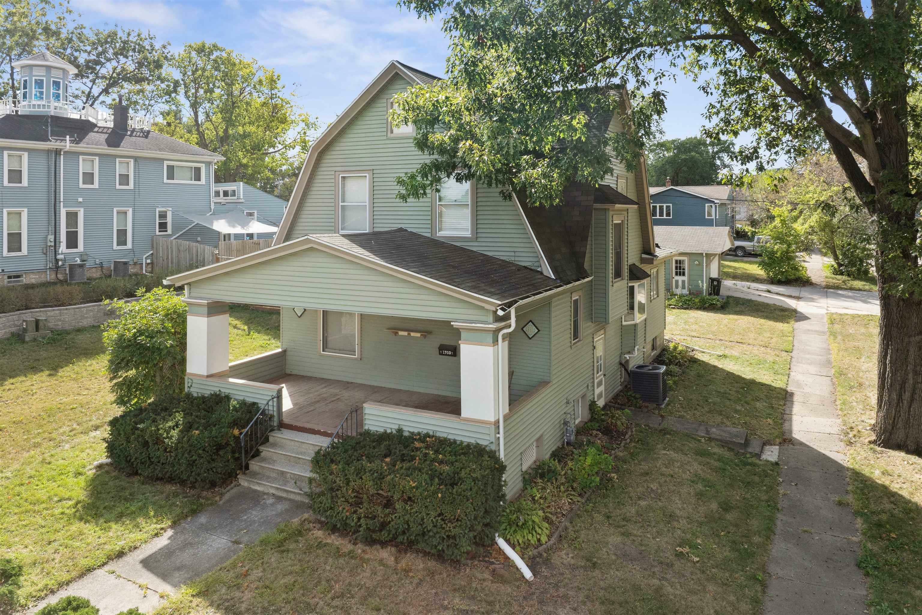 Property Photo:  1703 Tremont Street  IA 50613 