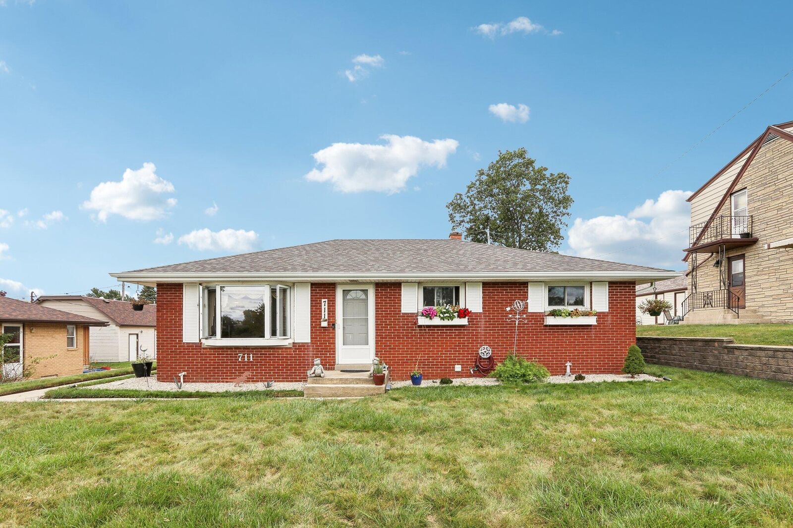 Property Photo:  711 Drexel Blvd  WI 53172 