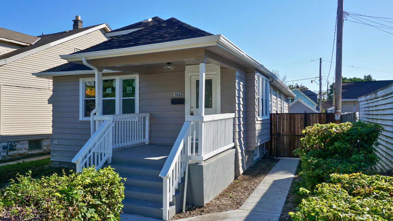 Property Photo:  1652 S 30th St  WI 53215 