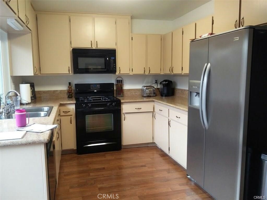 Property Photo:  2425 Chinook Drive  CA 92870 