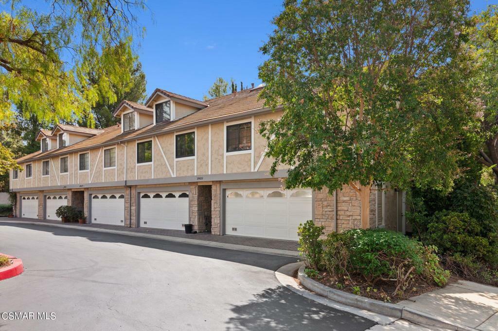 Property Photo:  29623 Strawberry Hill Drive  CA 91301 