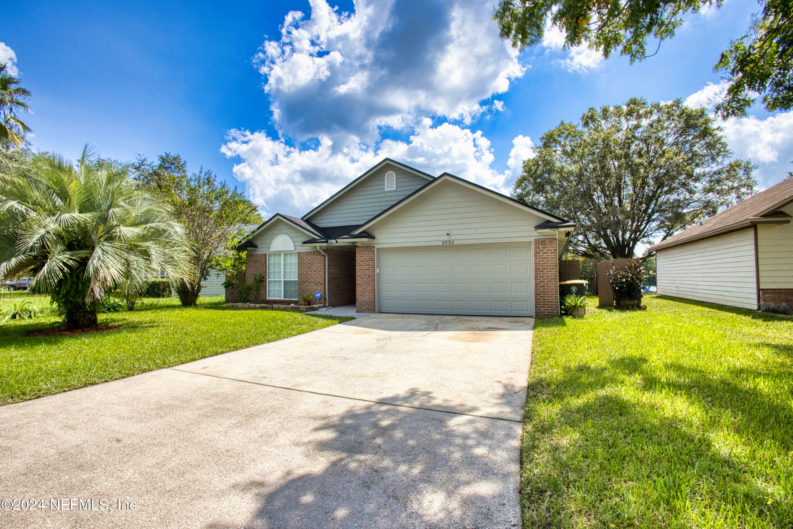 Property Photo:  8990 Bridgecreek Drive W  FL 32244 