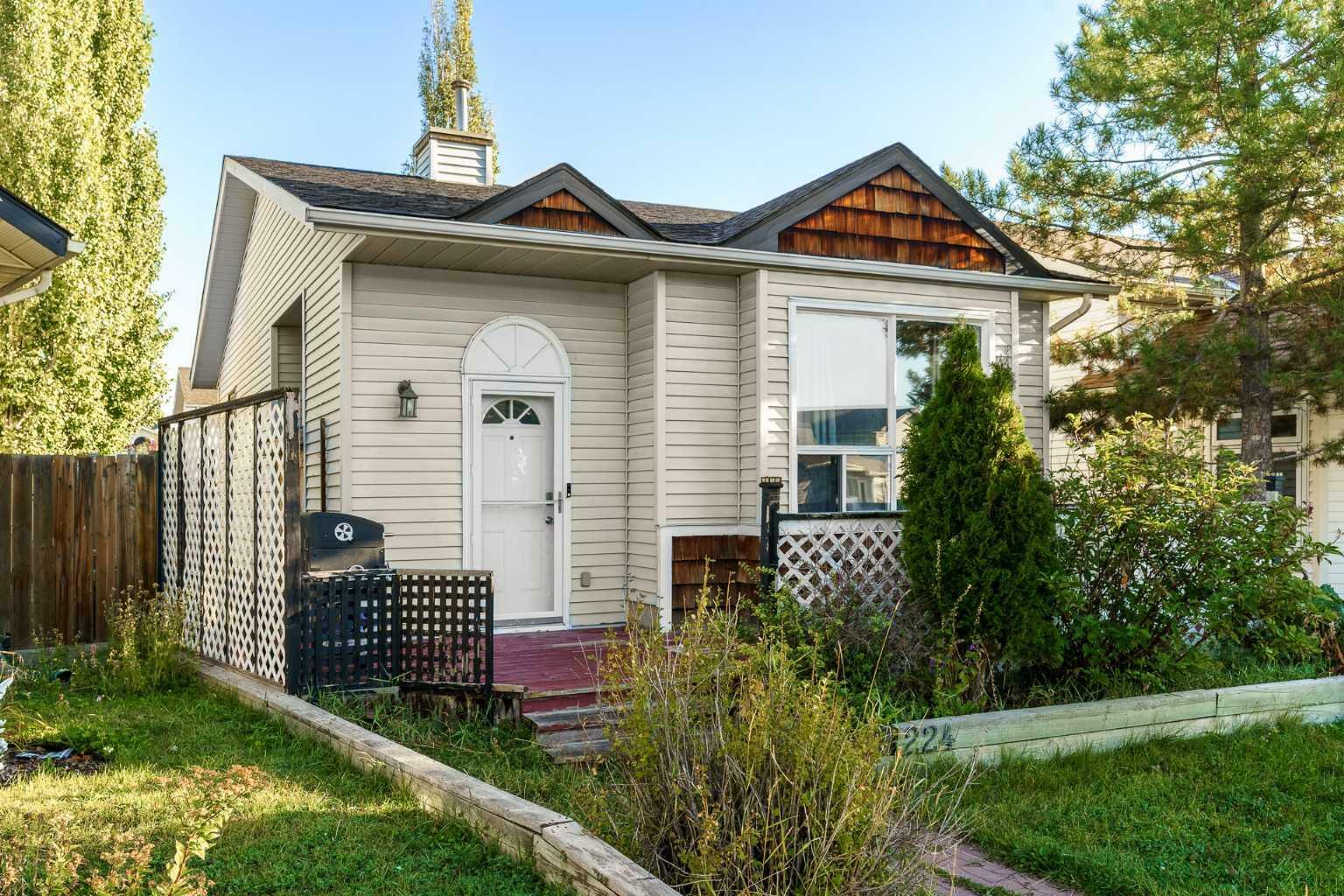 Property Photo:  224 Covington Place NE  AB T3K 4A7 