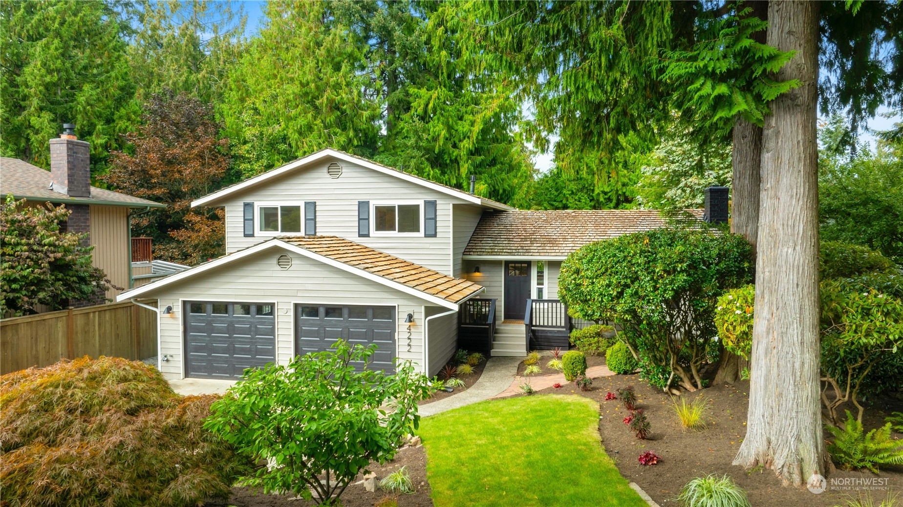 Property Photo:  4222 NE 203rd Street  WA 98155 