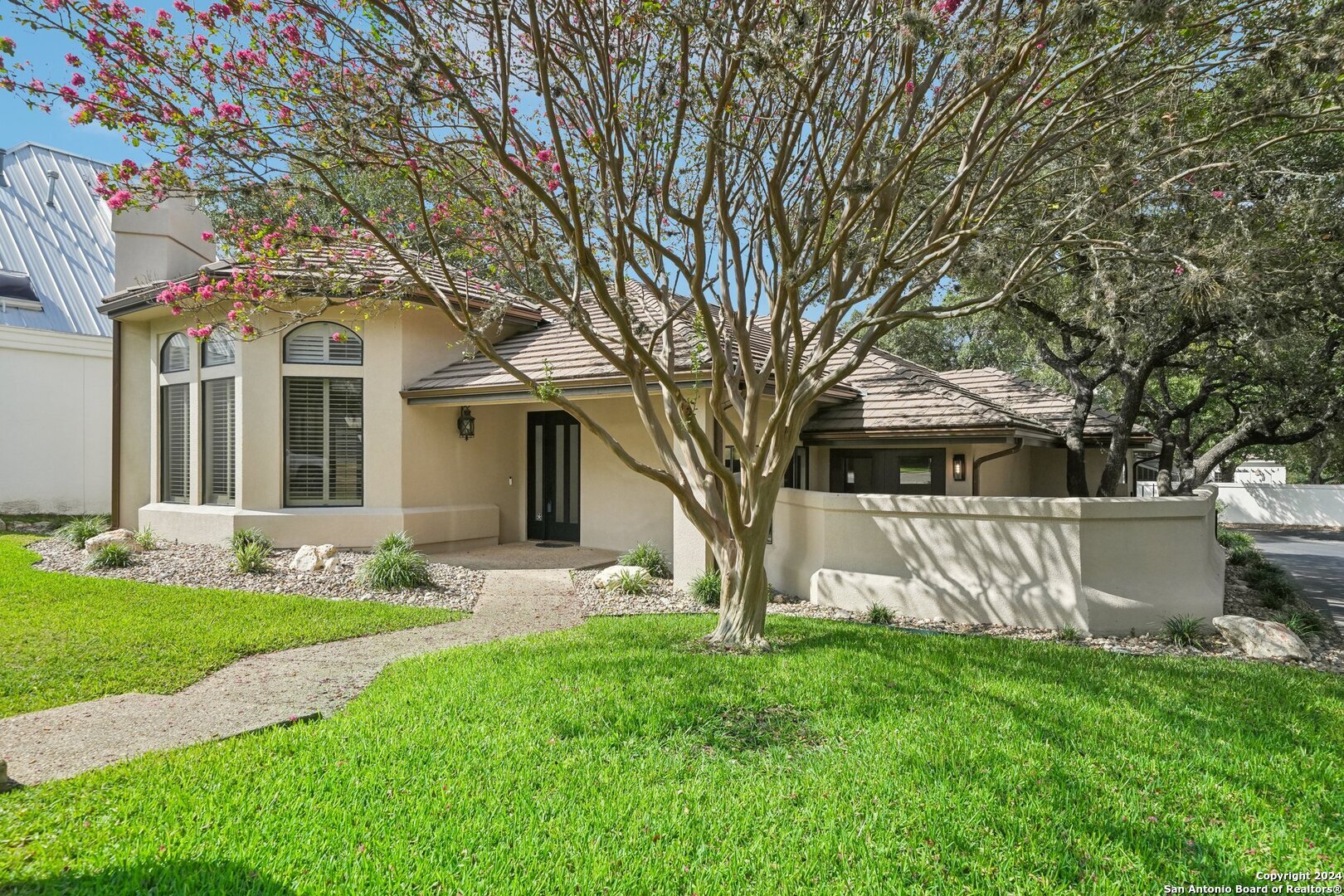 Property Photo: 4 Amber Gln TX 78257
