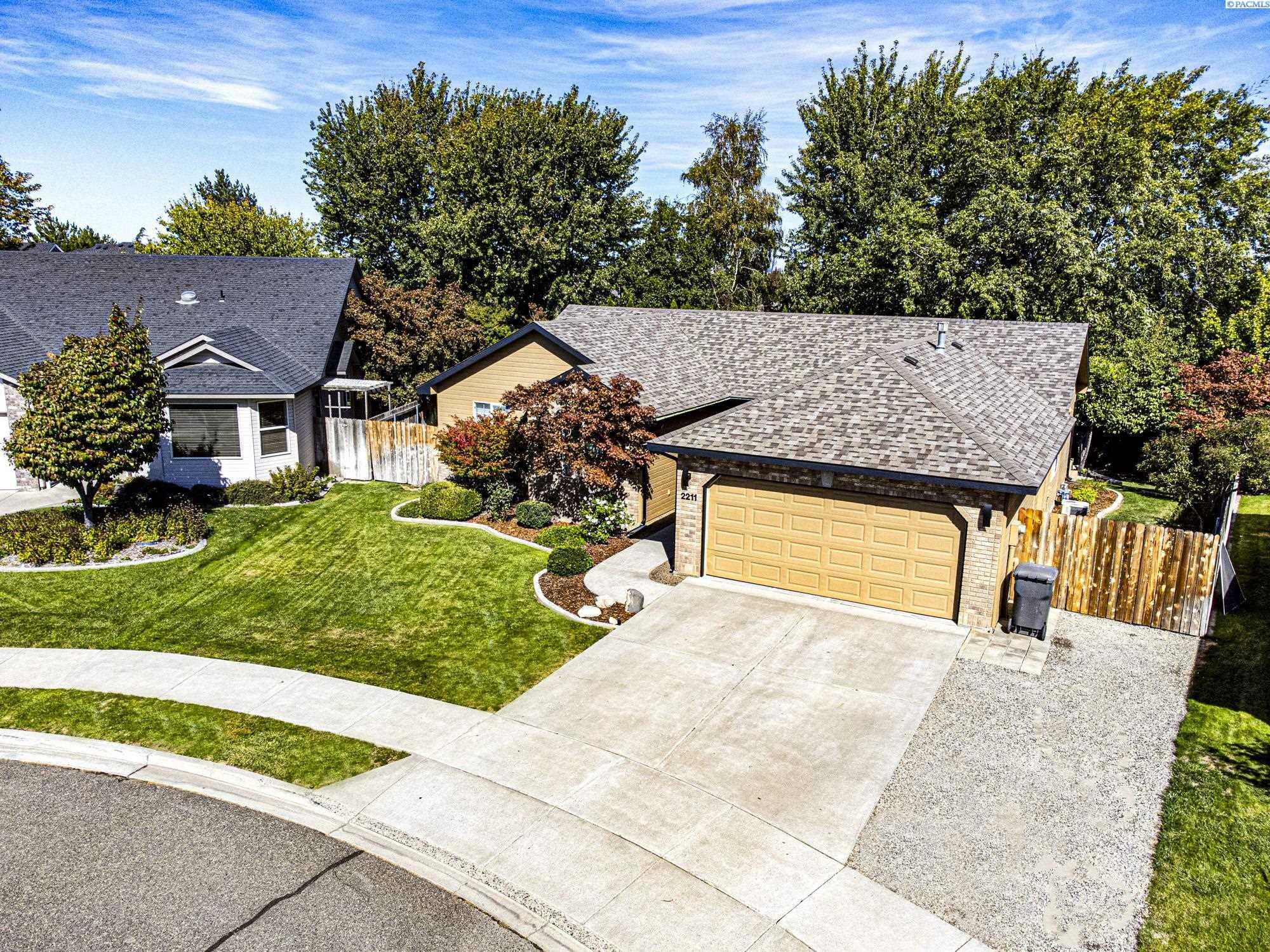 2211 S Arthur Loop  Kennewick WA 99338 photo