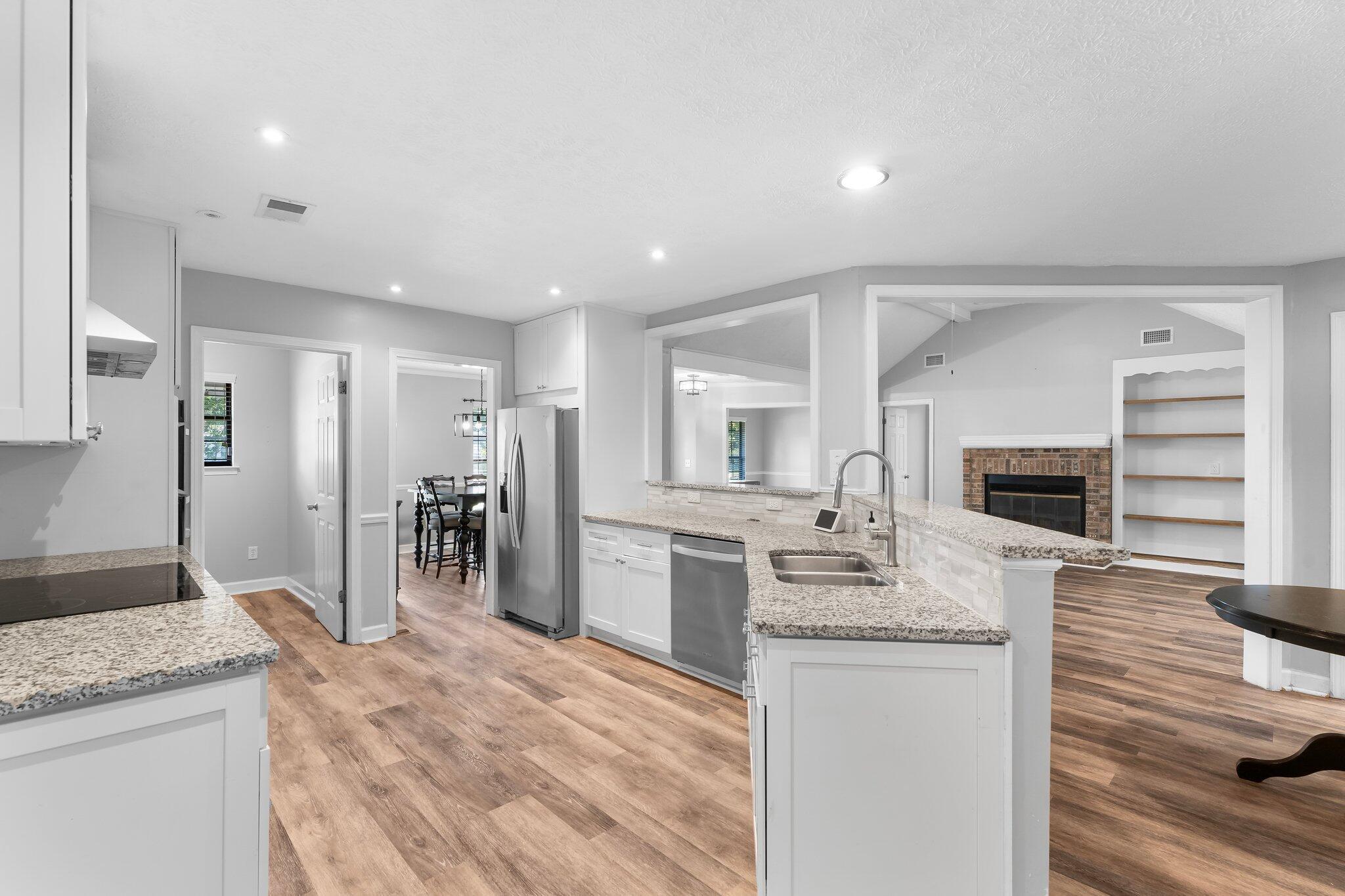 Property Photo:  3307 Kings Road  FL 32405 