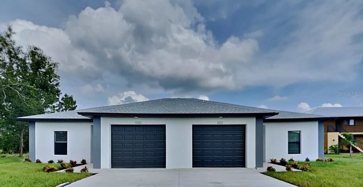Property Photo: 1320 Rio De Janeiro Avenue FL 33983
