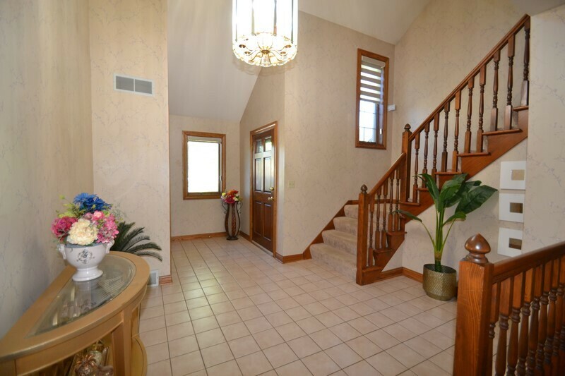 Property Photo:  920 Oakwood Ln C  WI 53045 