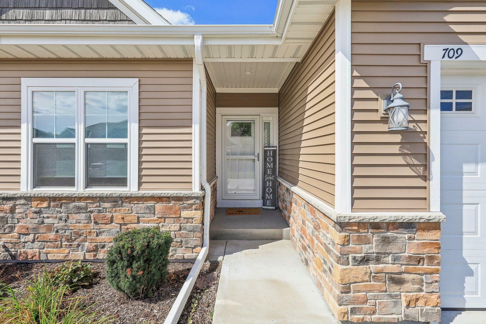 Property Photo:  709 Keystone Dr 903  WI 53189 