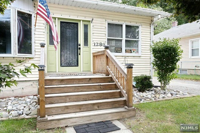 Property Photo:  1286 Ringwood Avenue  NJ 07420 