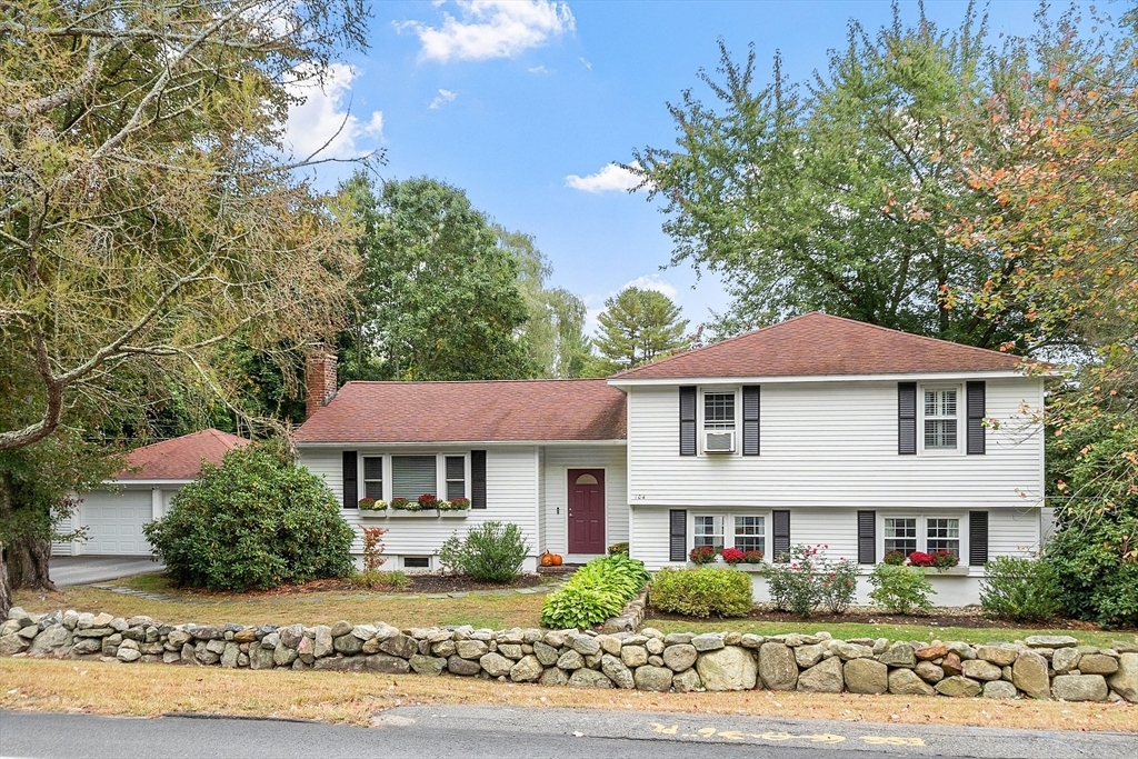 Property Photo:  104 Dascomb Road  MA 01810 