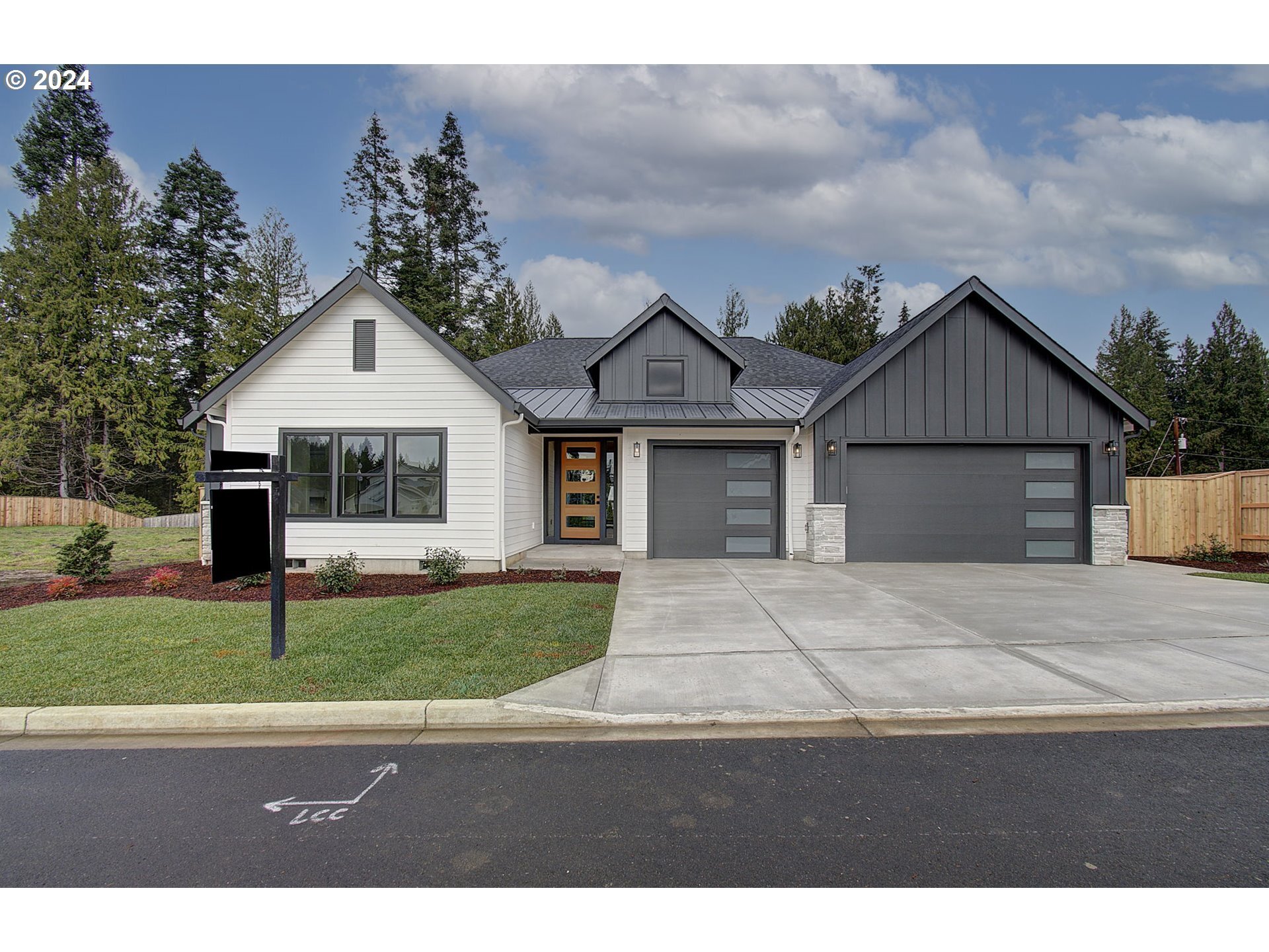 Property Photo: 1206 NW 151 St WA 98685