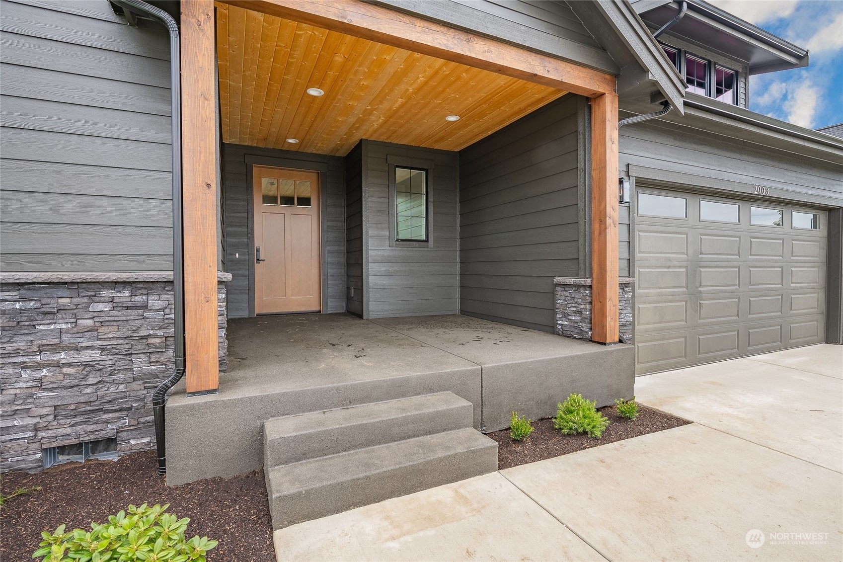Property Photo: 2003 Steelhead WA 98264