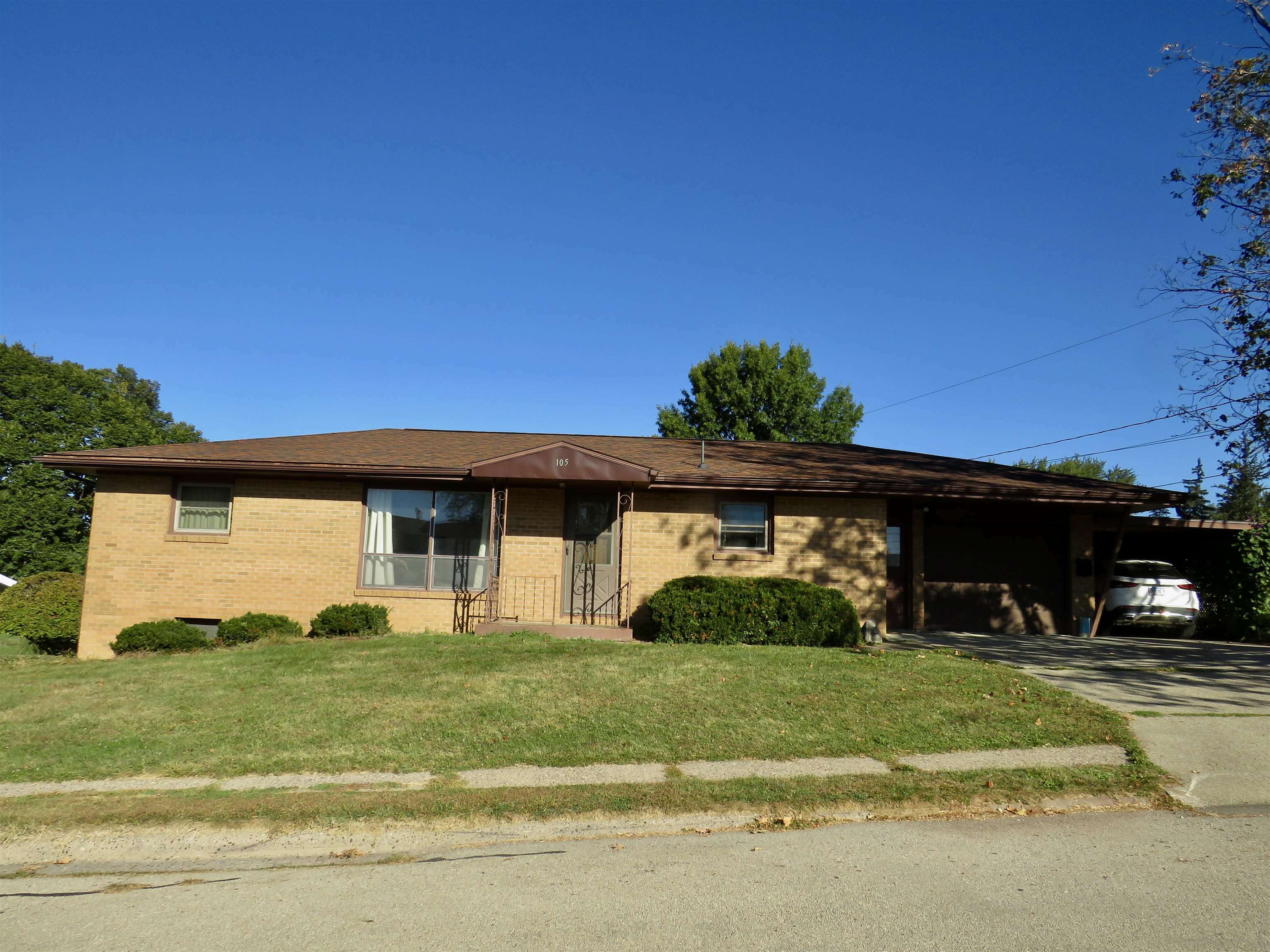 Property Photo:  105 Kelly Lane  IL 61036 