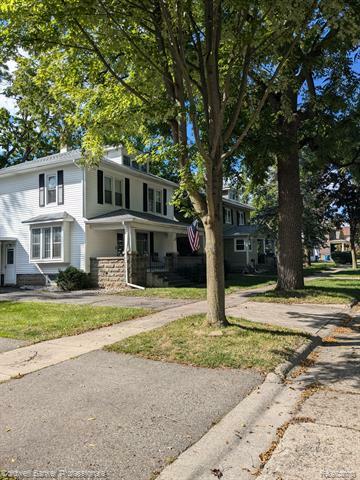 Property Photo:  209 N Davison Street  MI 48423 