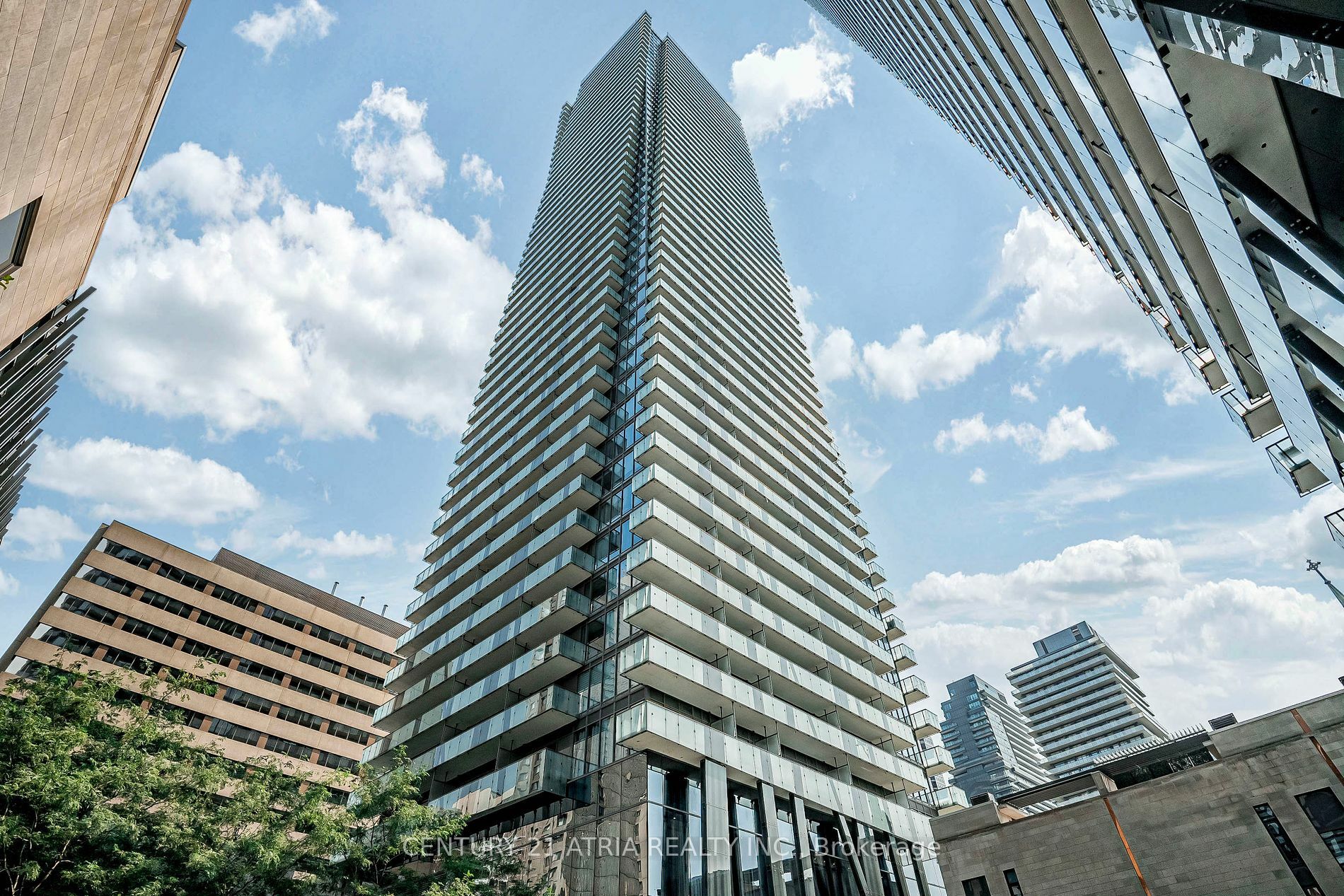 Photo de la propriété:  1080 Bay St 2605  ON M5S 0A5 