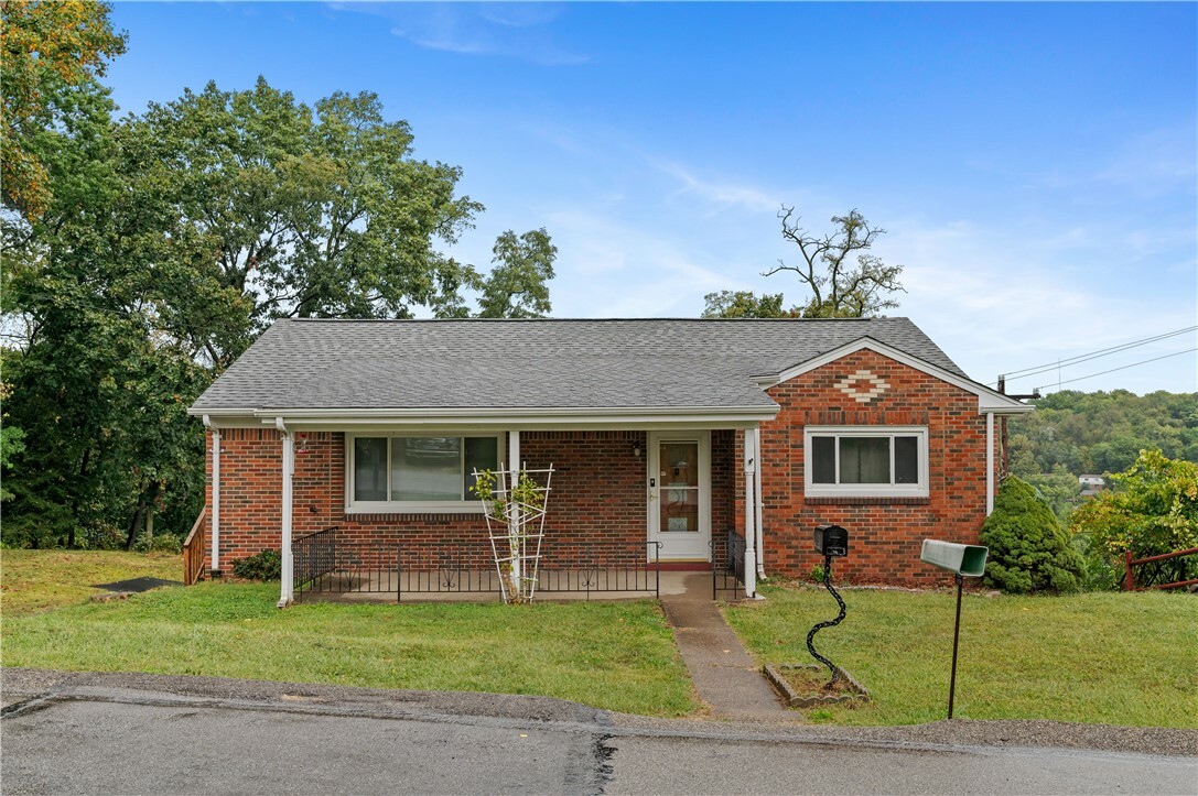 Property Photo:  1254 Dickens St  PA 15220 