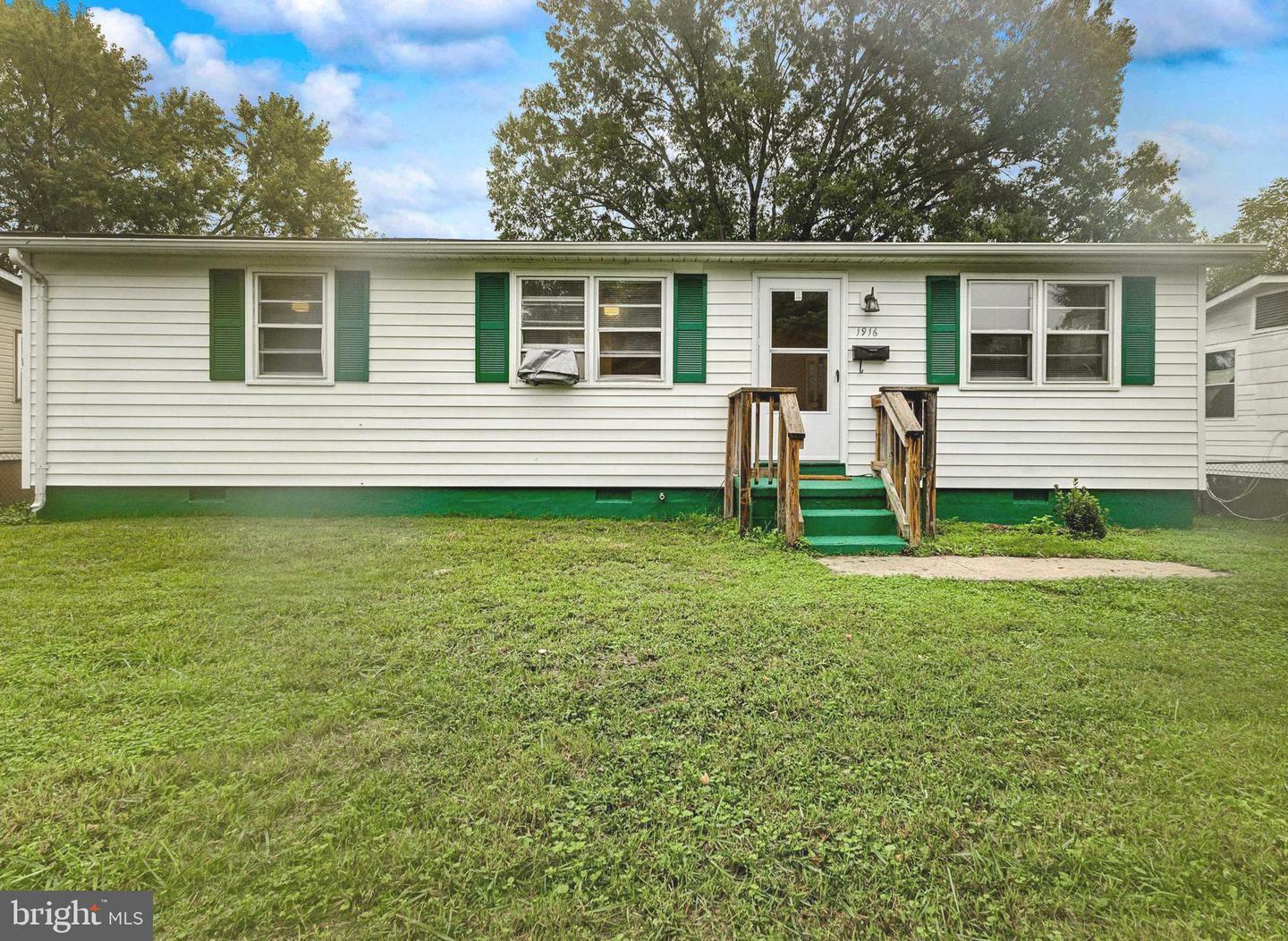 Property Photo:  1916 Howard Avenue  VA 22401 