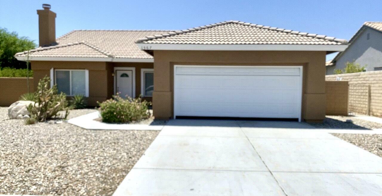 Property Photo:  1567 Amelia Way  CA 92262 