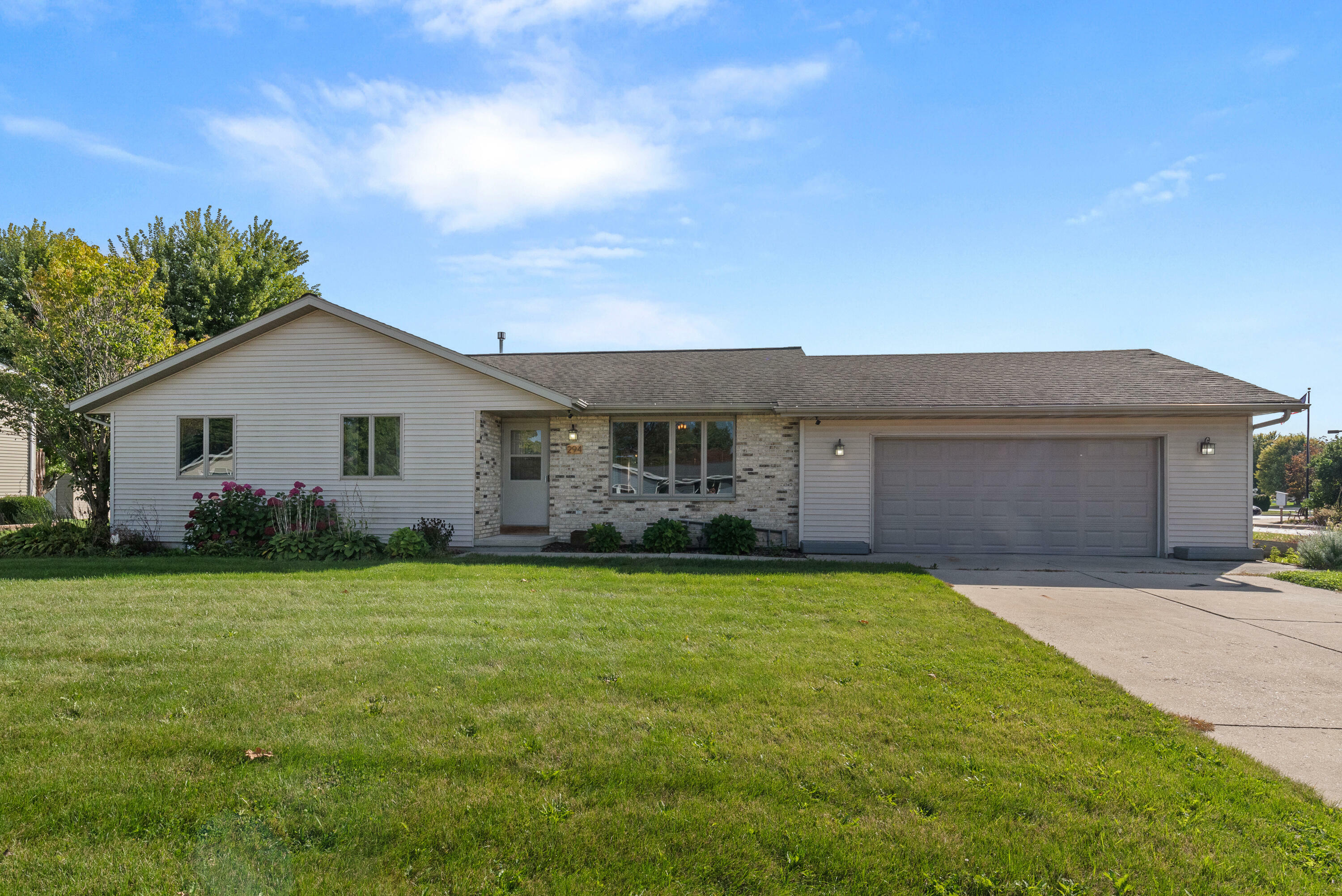 Property Photo:  294 Mayfair Dr  WI 53039 