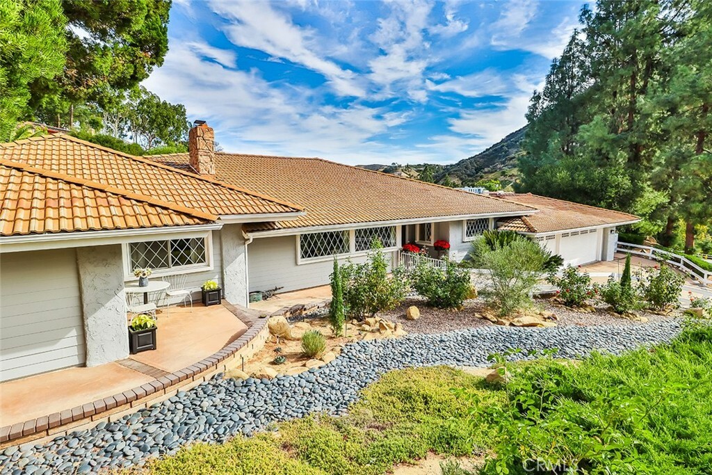 Property Photo:  95 Buckskin Road  CA 91307 