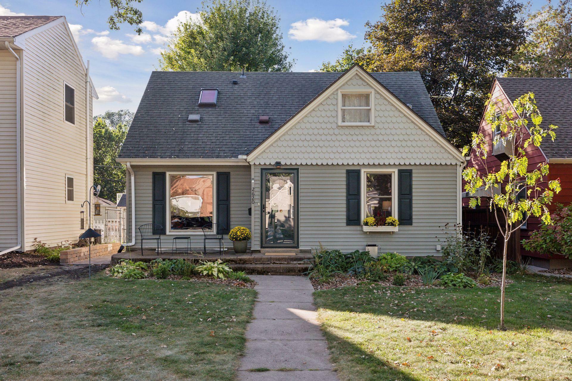 Property Photo:  2620 Hampshire Avenue S  MN 55426 