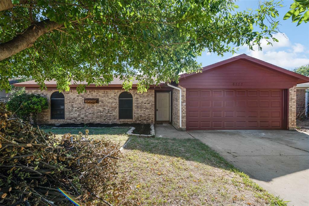 Property Photo:  6552 Meadowview Lane  TX 76148 