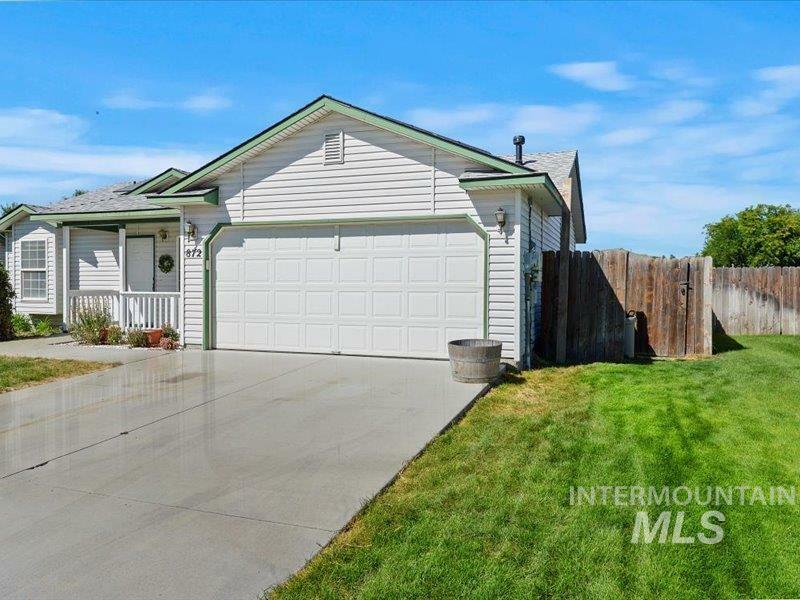 Property Photo:  872 Johnson Dr.  ID 83644 