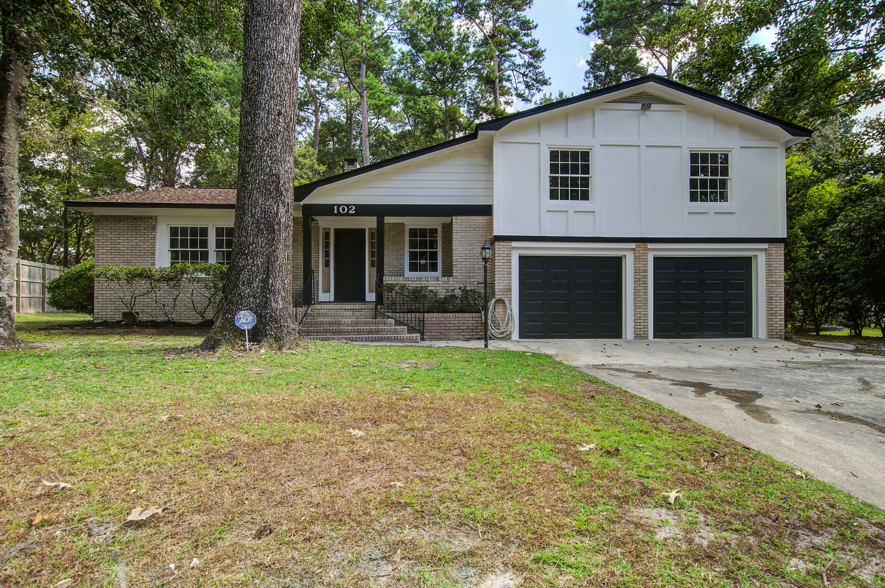 Property Photo:  102 Swordgate Court  SC 29485 