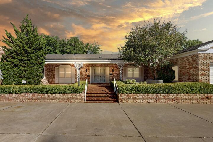 4401 Altura Avenue NE  Albuquerque NM 87110 photo
