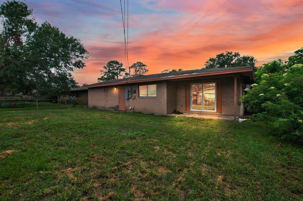 Property Photo:  10407 Royal Oaks Drive  TX 77016 