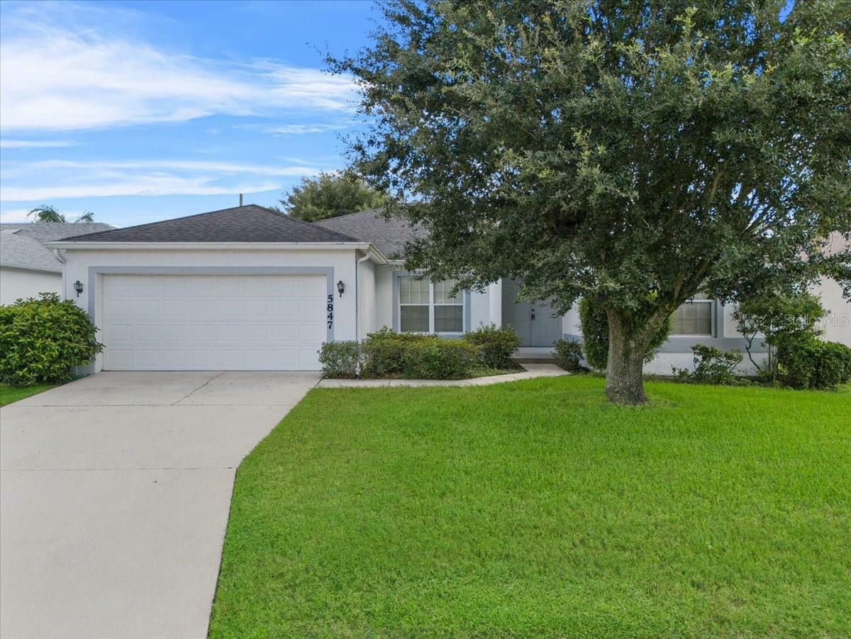 Property Photo:  5847 Swallow Drive  FL 33809 