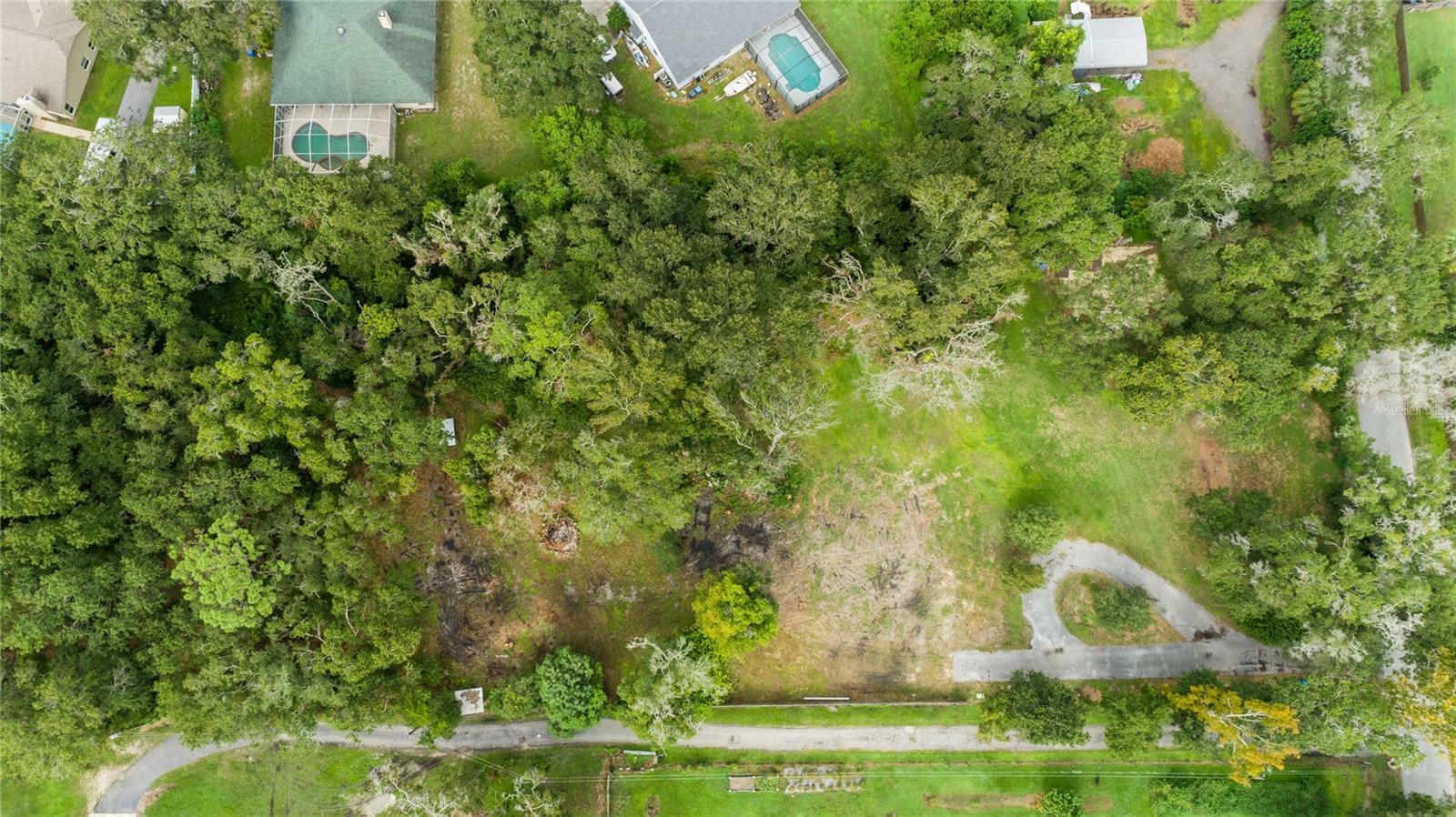 Property Photo:  712 Welton Road  FL 33548 