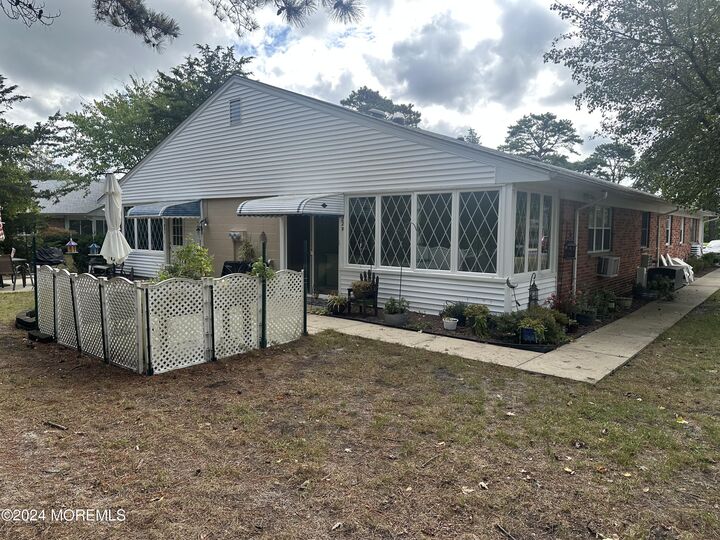 22D Crestwood Parkway  Whiting NJ 08759 photo