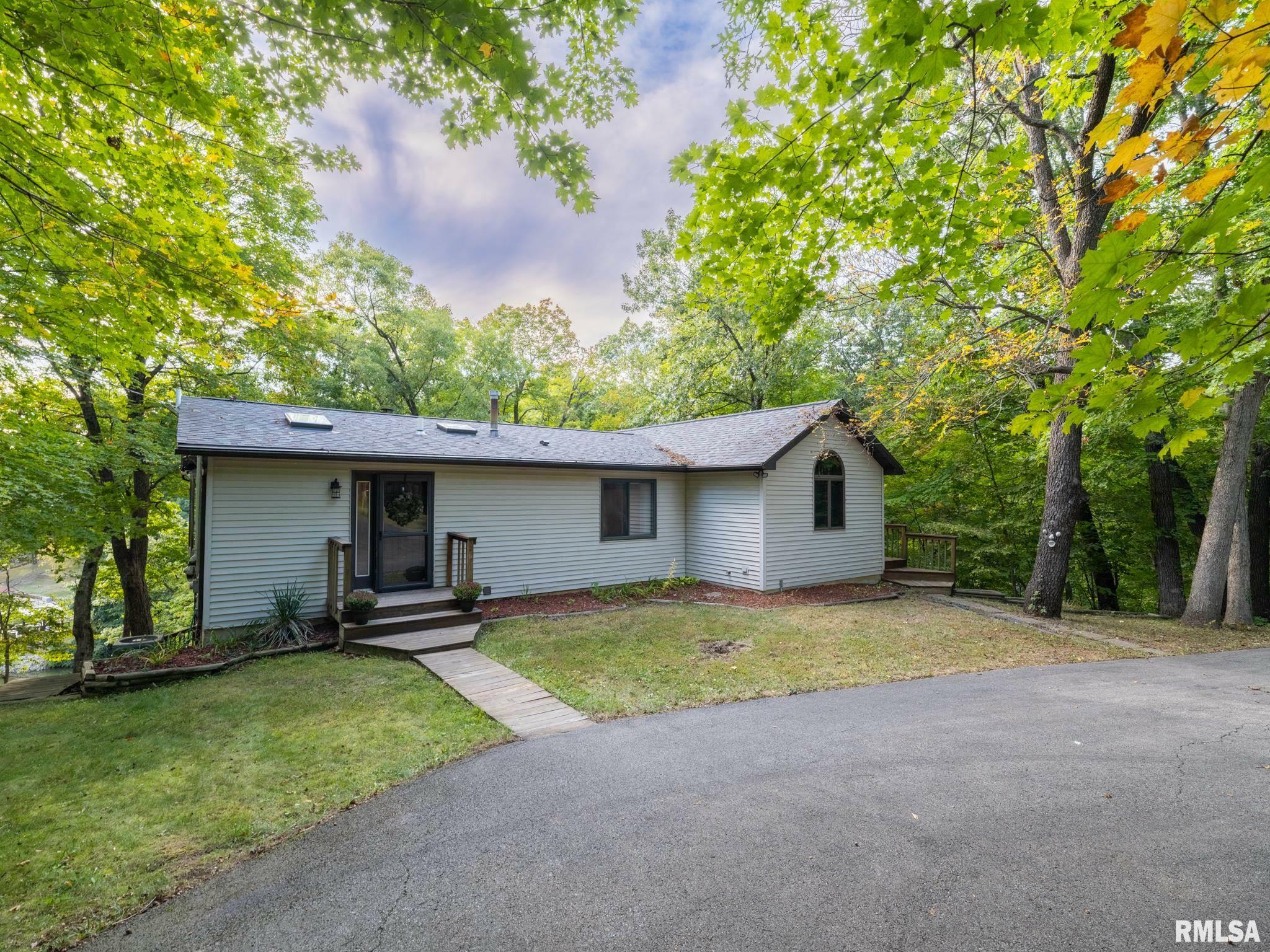 Property Photo: 126 Orchard Court IL 61428