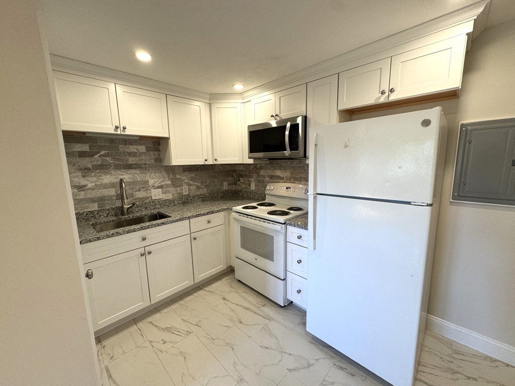 Property Photo: 580 Salem Street 10 MA 01880