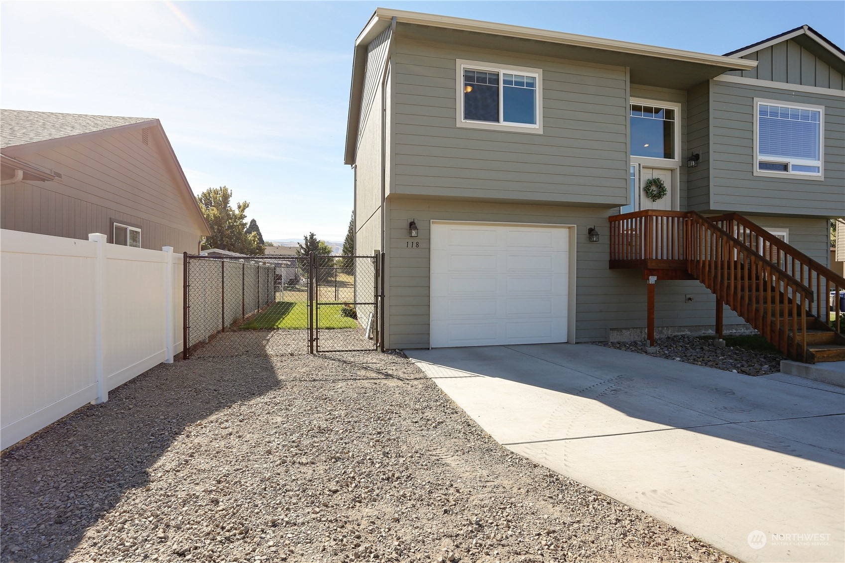 Property Photo:  118 NW Porters Court  WA 98802 