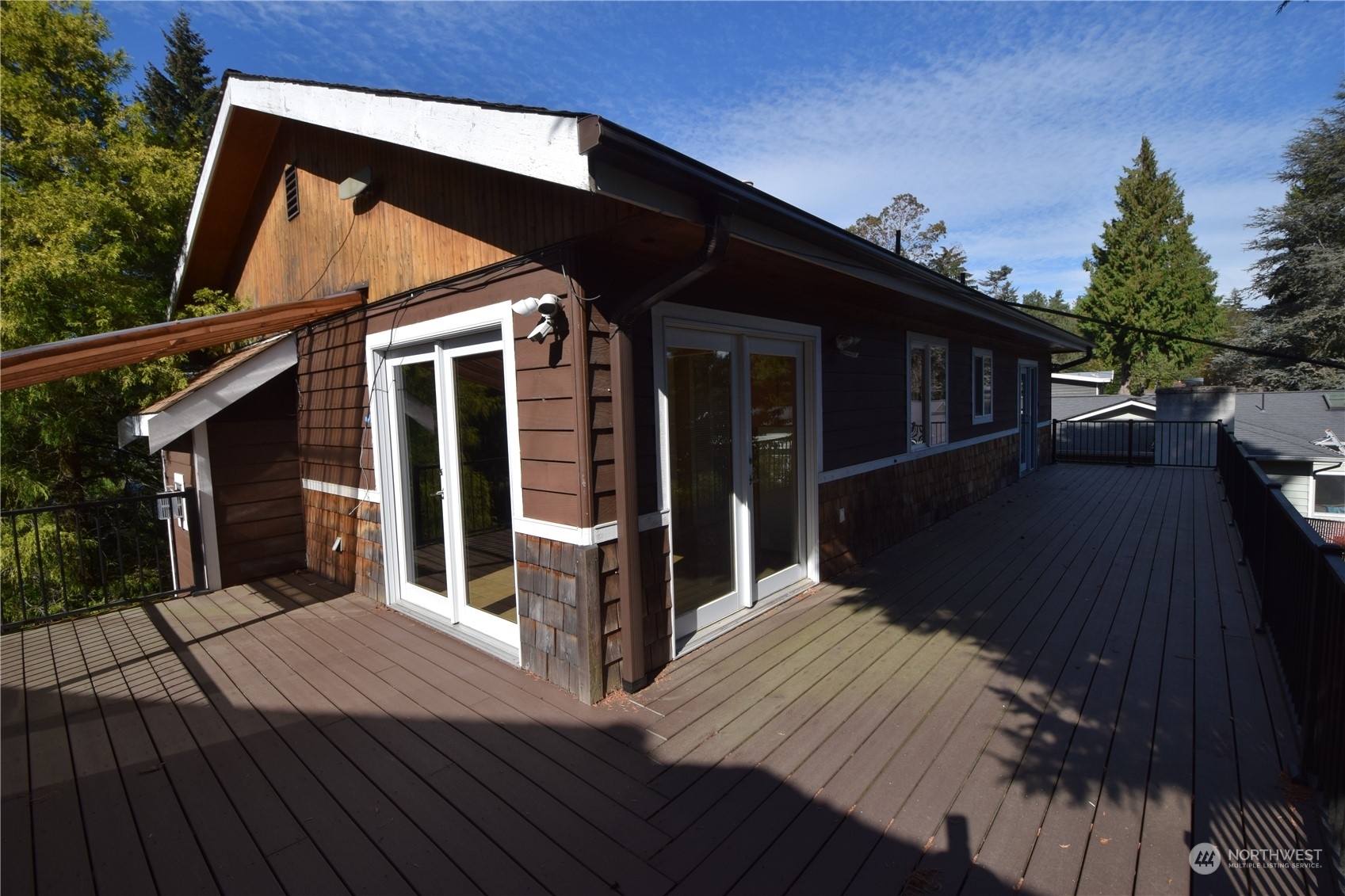 Property Photo:  16736 6th Avenue NE  WA 98155 